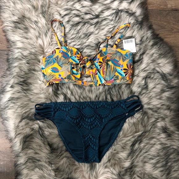 Bikini Set Medium - Picture 8 of 8